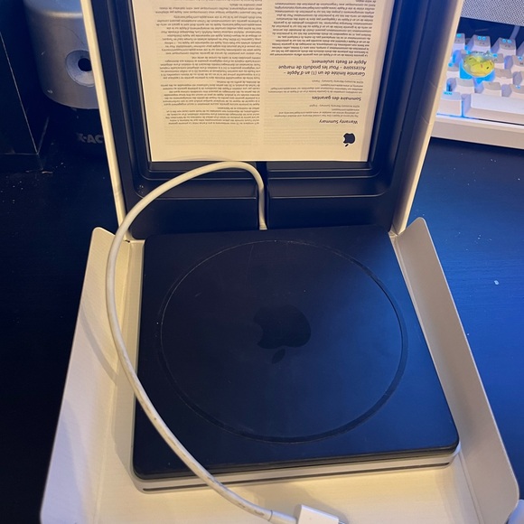 Apple USB Super Drive - Picture 2 of 5